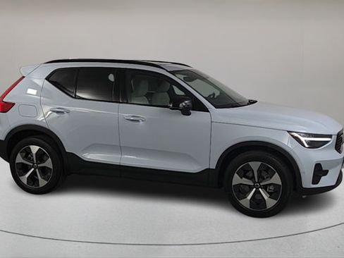 Certified 2026 Volvo XC40 B5 Plus w/ Protection Package Premier AWD/4WD image 2