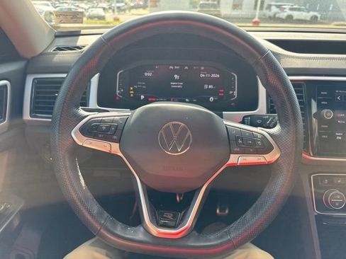 Used 2022 Volkswagen Atlas SEL Premium AWD/4WD image 17