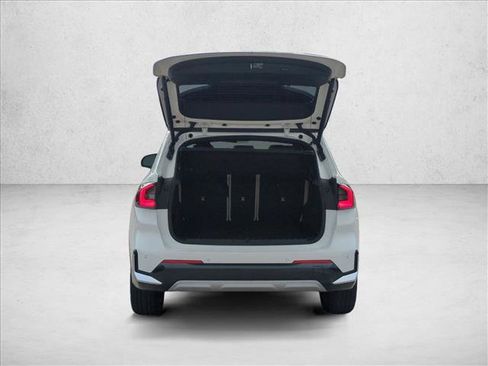 Used 2025 BMW X1 xDrive28i image 6