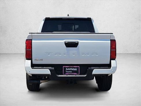 Used 2025 Toyota Tacoma SR5 AWD/4WD image 7