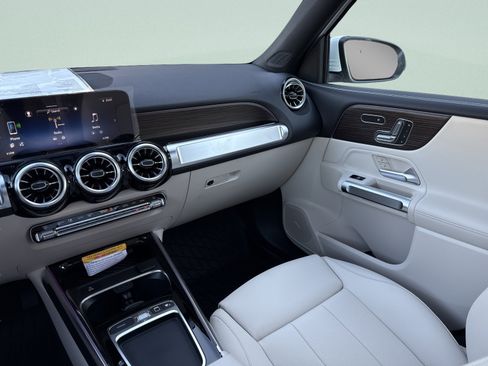 Certified 2026 Mercedes-Benz GLB 250 image 38