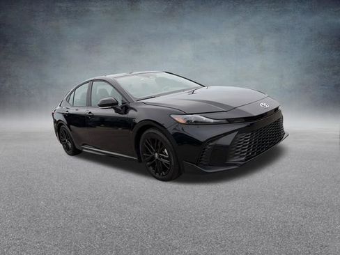 Used 2025 Toyota Camry SE image 42