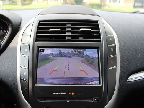 Used 2019 Lincoln MKC Premiere FWD image 24