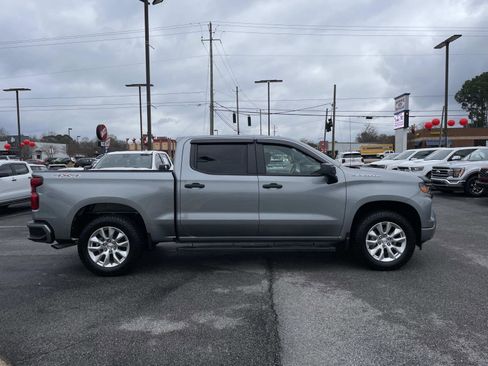 Used 2024 Chevrolet Silverado 1500 Custom image 2