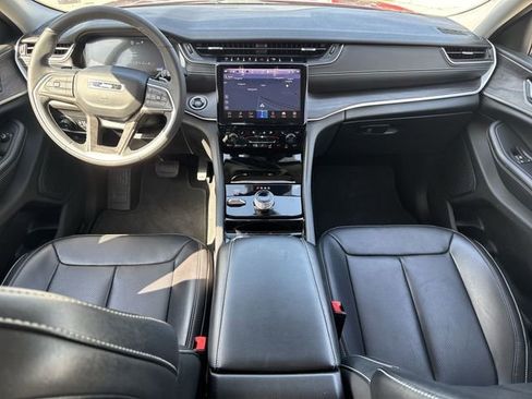 Used 2023 Jeep Grand Cherokee L Limited w/ Luxury Tech Group II image 21