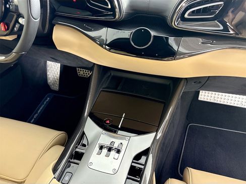 Certified 2025 Ferrari Purosangue image 18