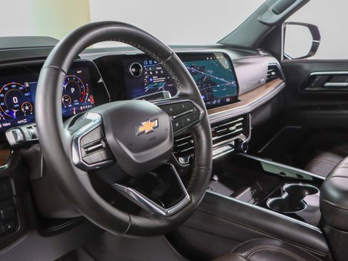 Used 2025 Chevrolet Tahoe High Country w/ Sun And Tow Package AWD/4WD image 27