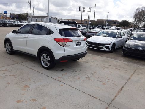 Used 2021 Honda HR-V LX image 4