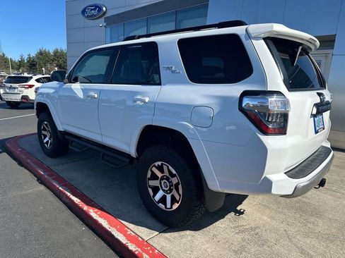Used 2024 Toyota 4Runner TRD Off-Road Premium w/ Off Road Premium Plus Package image 2
