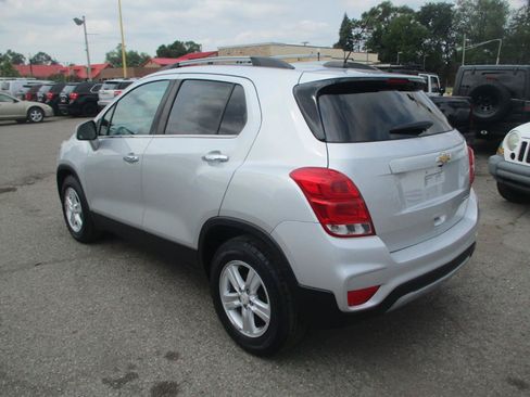 Used 2019 Chevrolet Trax LT w/ LT Convenience Package FWD image 4