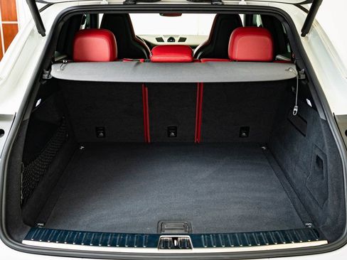 Certified 2023 Porsche Cayenne Platinum Edition image 20