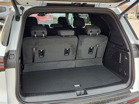 New 2026 Chevrolet Traverse LT image 8