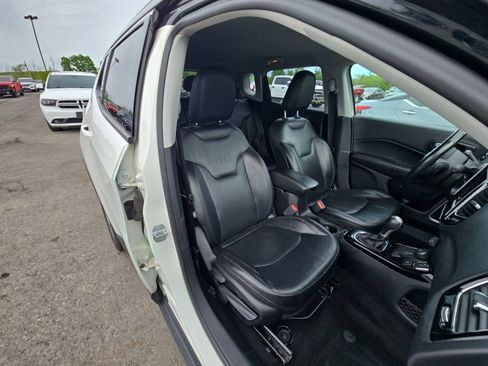 Used 2017 Jeep Compass Limited AWD/4WD image 3