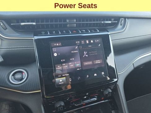 Used 2023 Jeep Grand Cherokee Altitude AWD/4WD image 13