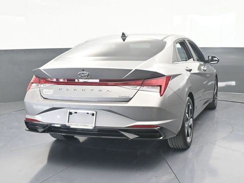 Used 2023 Hyundai Elantra Limited w/ Cargo Package image 5