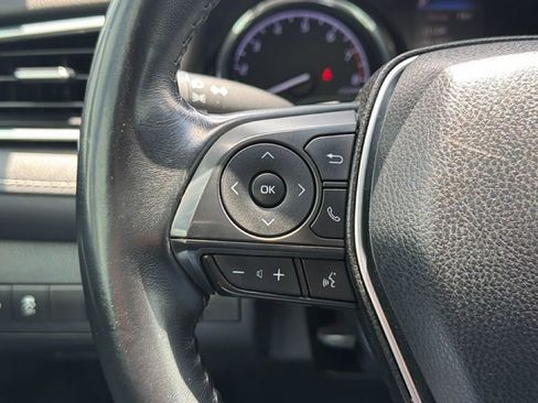Certified 2018 Toyota Camry SE FWD image 25