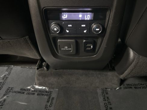 Used 2022 Buick Enclave Avenir w/ Avenir Technology Package image 37