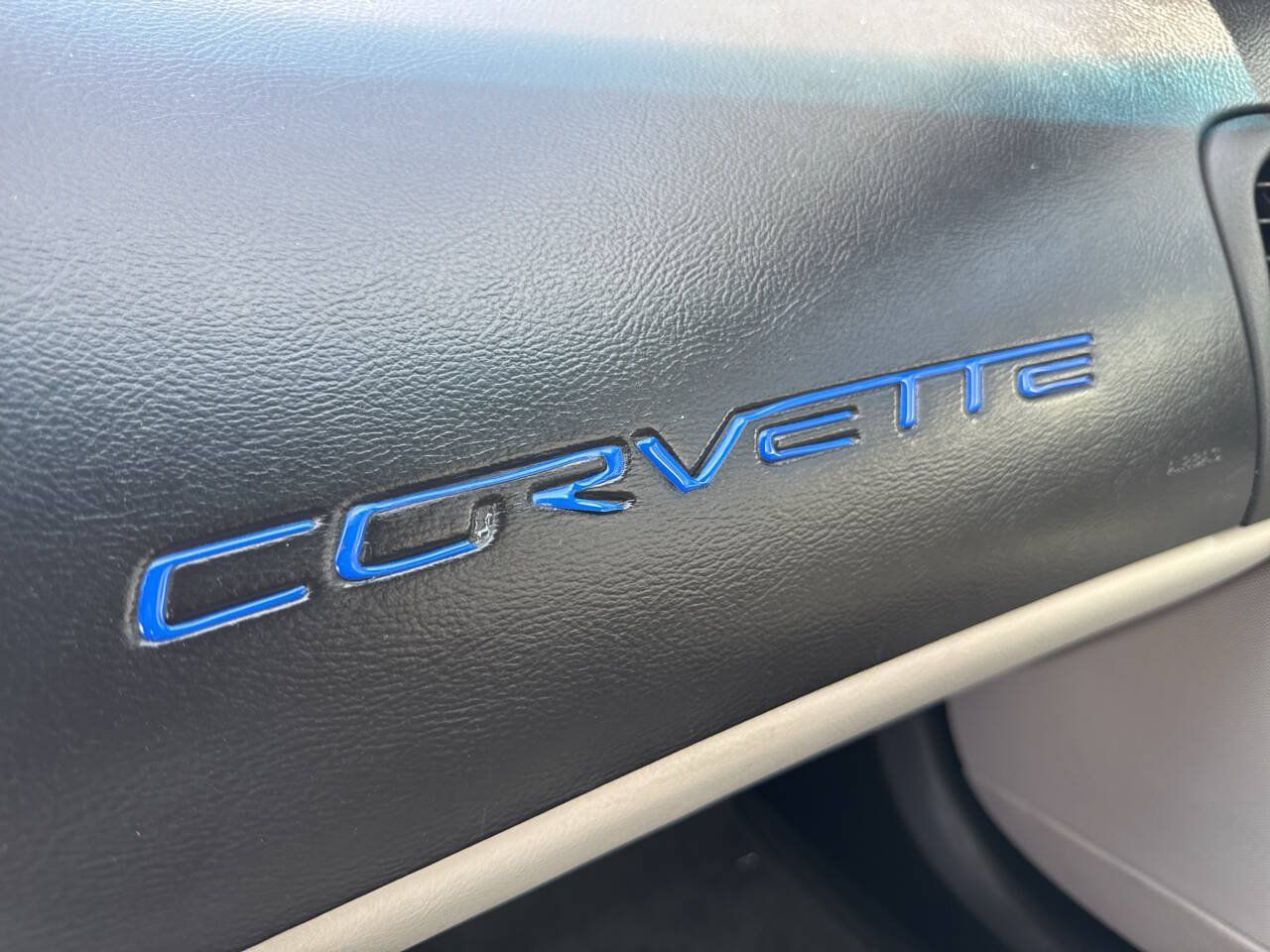 Used 2007 Chevrolet Corvette Coupe w/ Preferred Equipment Group RWD image 17