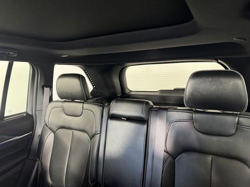 Used 2024 Jeep Grand Cherokee Overland w/ Luxury Tech Group IV image 4