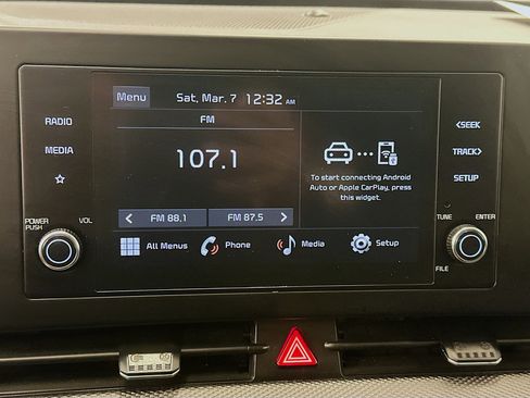 Used 2025 Kia Sportage LX image 21