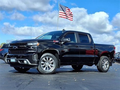 Used 2021 Chevrolet Silverado 1500 RST image 2