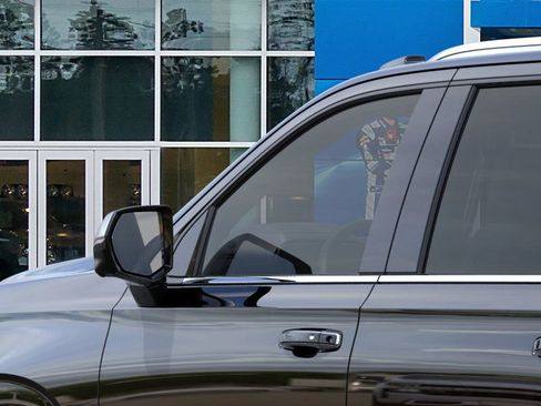 New 2026 Chevrolet Suburban Premier image 14