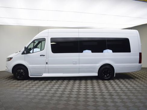 Used 2020 Mercedes-Benz Sprinter 3500 image 17