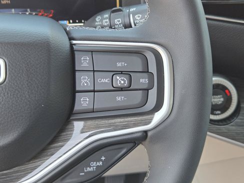 Certified 2022 Jeep Wagoneer Series II w/ Premium Group I RWD image 17