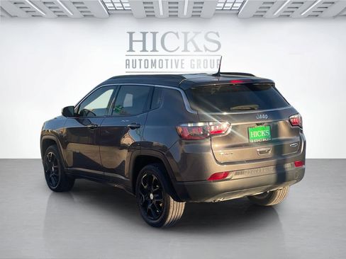 Used 2024 Jeep Compass Latitude image 6