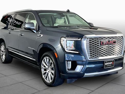 Used 2021 GMC Yukon XL Denali w/ Denali Premium Package RWD image 3