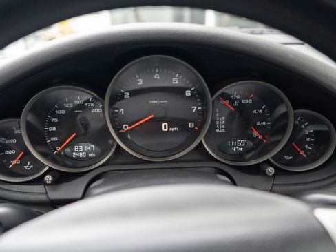 Used 2005 Porsche 911 Carrera image 14