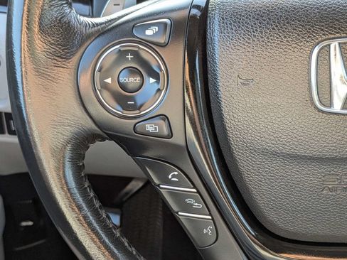 Used 2016 Honda Pilot Touring image 29