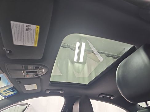 Used 2019 Genesis G70 2.0T Advanced image 34