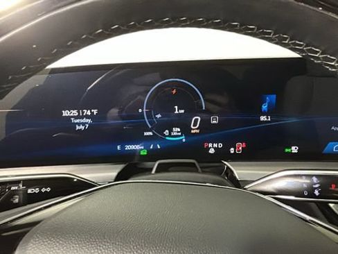 Used 2024 Cadillac Lyriq Sport RWD image 17