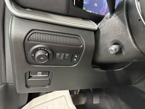 Used 2024 Jeep Wagoneer L Series II w/ Flexible Seating Group AWD/4WD image 45