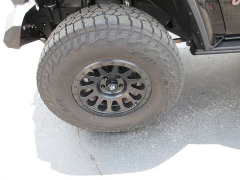 Used 2019 Jeep Wrangler Unlimited Rubicon AWD/4WD image 11