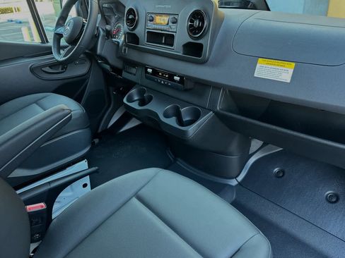 New 2025 Mercedes-Benz Sprinter 2500 image 11