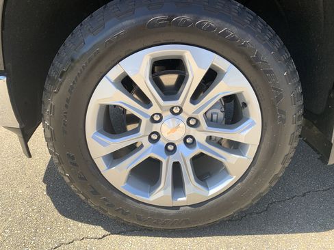 Used 2024 Chevrolet Silverado 1500 LTZ w/ LTZ Premium Package AWD/4WD image 58