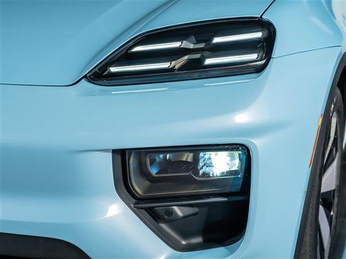 New 2026 Porsche Macan Electric image 12