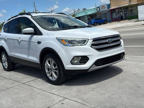 Used 2017 Ford Escape SE w/ SE Leather Comfort Package AWD/4WD image 16