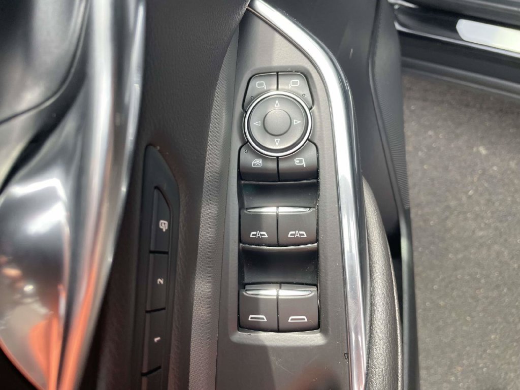 Used 2019 Cadillac XT4 Premium Luxury w/ Technology Package AWD/4WD image 16