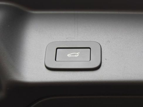 Used 2025 Land Rover Range Rover Evoque S image 26