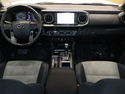 Used 2020 Toyota Tacoma TRD Sport image 28