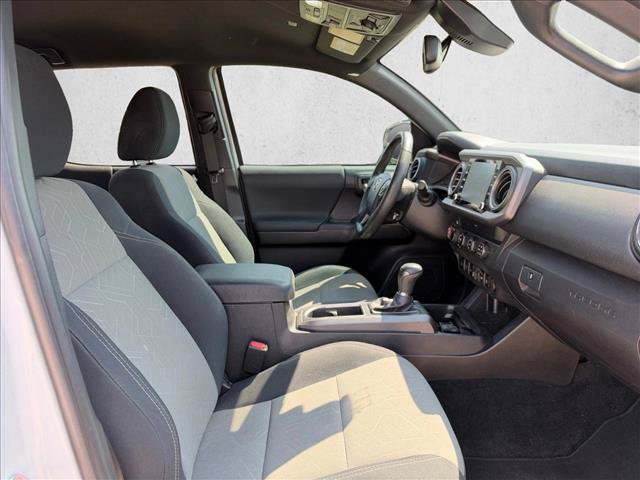 Used 2020 Toyota Tacoma TRD Off-Road w/ Technology Package AWD/4WD image 21