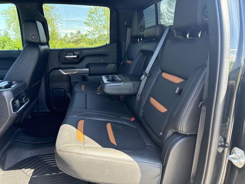 Used 2020 GMC Sierra 1500 AT4 w/ AT4 Premium Package AWD/4WD image 18