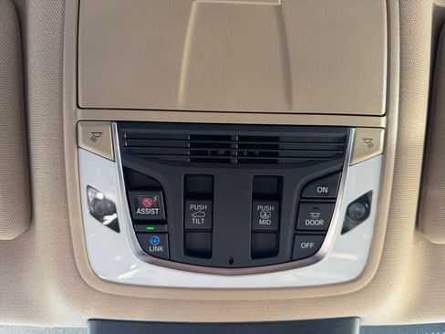 Used 2023 Acura MDX SH-AWD image 19