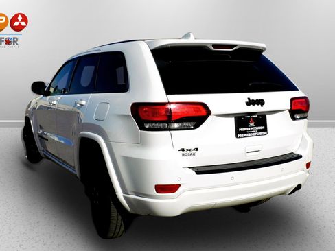 Used 2018 Jeep Grand Cherokee Altitude image 5