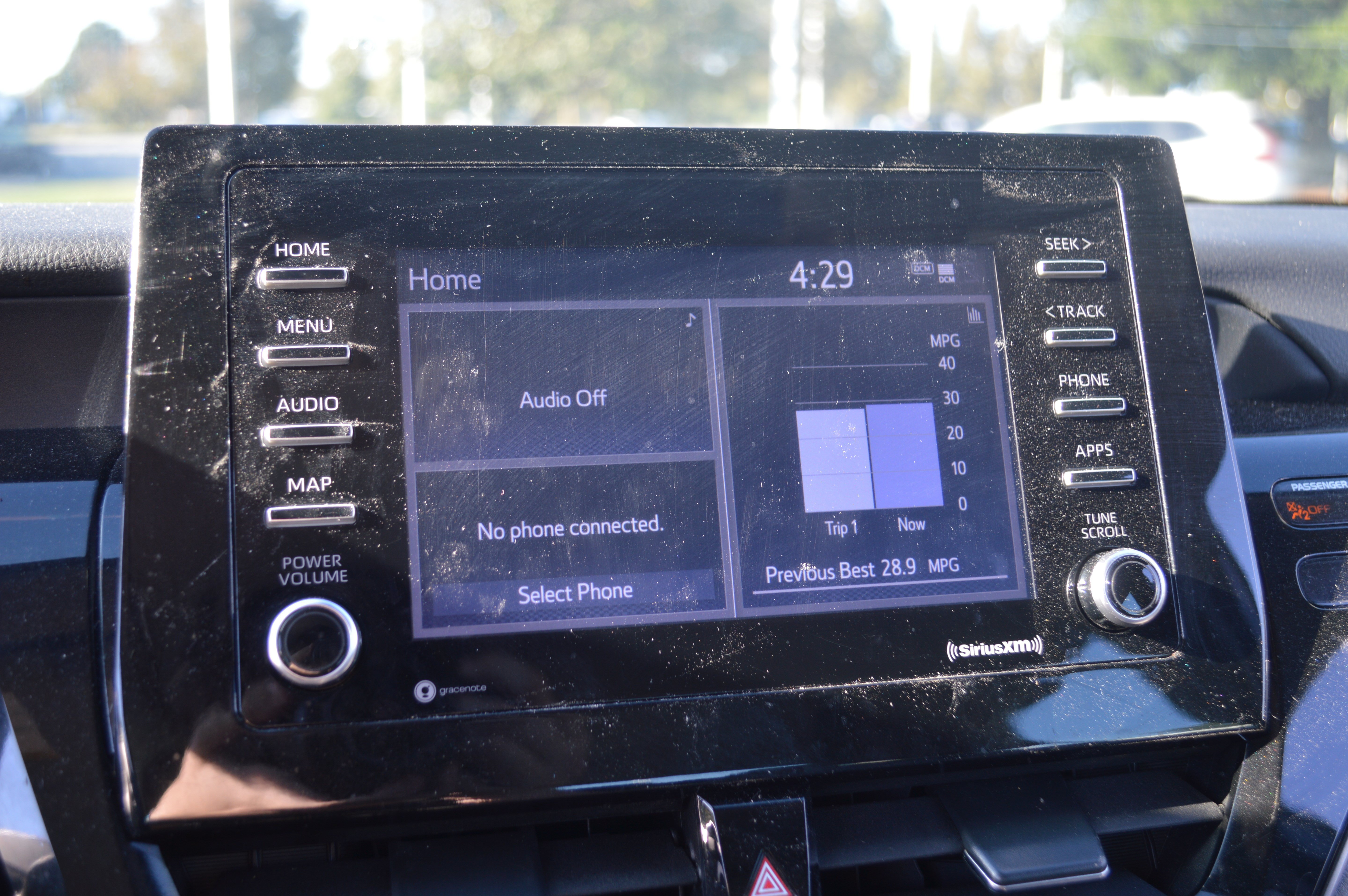 Used 2021 Toyota Camry SE w/ Convenience Package FWD image 17