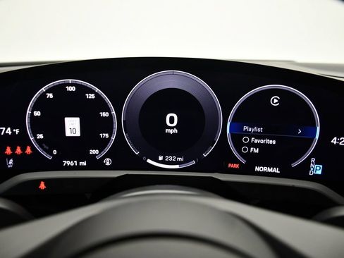 Certified 2025 Porsche Taycan AWD/4WD image 26