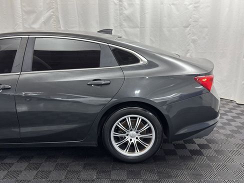 Used 2017 Chevrolet Malibu LT w/ Driver Confidence Package image 3